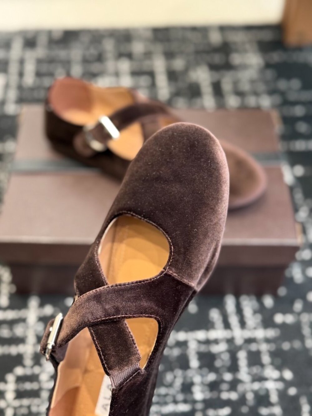 ALAÏA Mary Jane Flats - Picture 5 of 8
